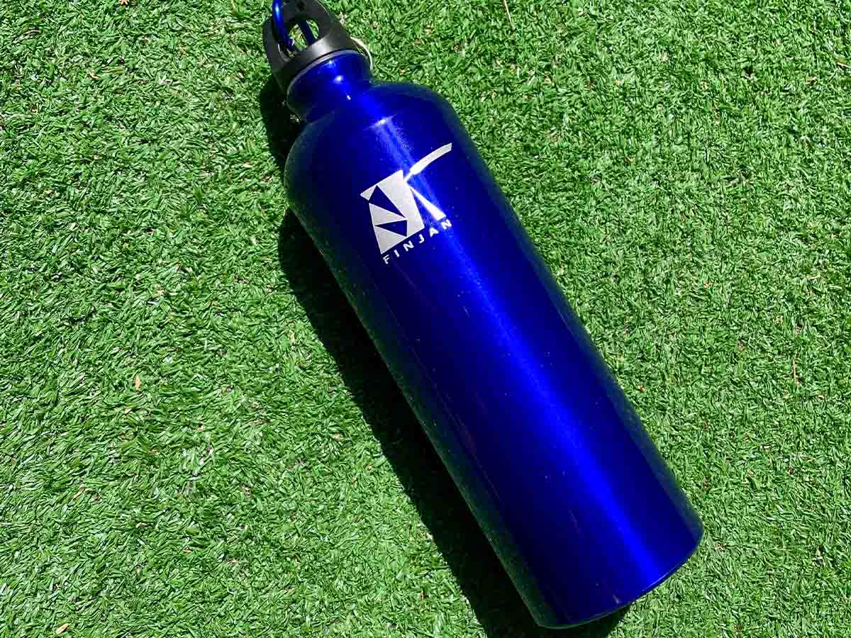 בקבוק מנירוסטה על חלד